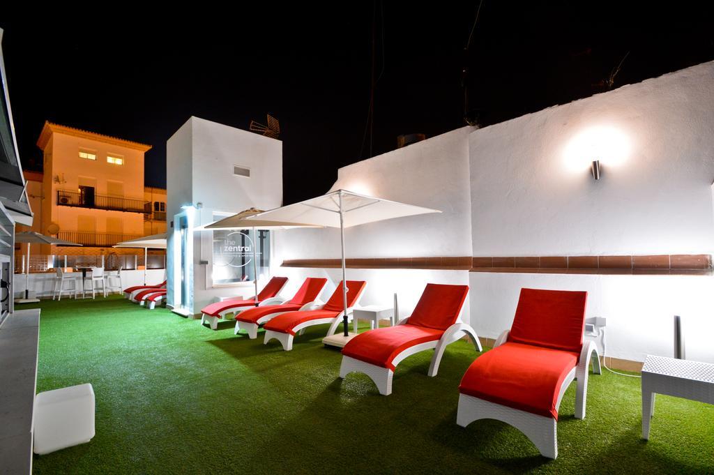 The Zentral Arenal Suites Seville Exterior photo